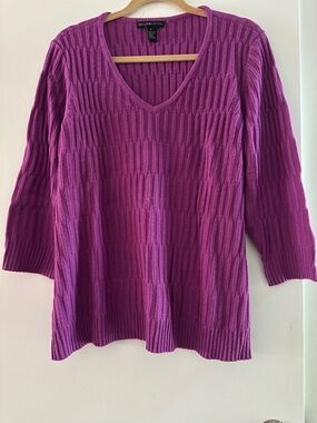 Design History Magenta V-Neck Ribbed Knit Sweater